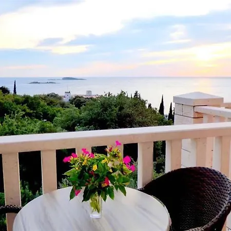 Panorama Dubrovnik 4* مْليني